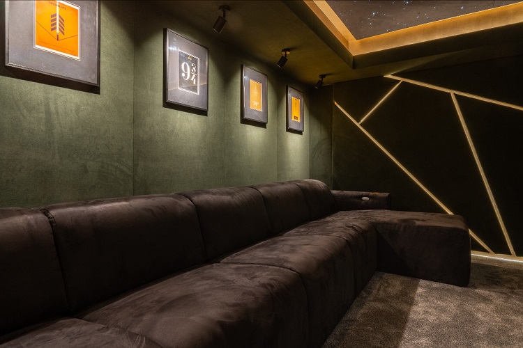 Домашний кинотеатр_инсталляция сентябрь 2021