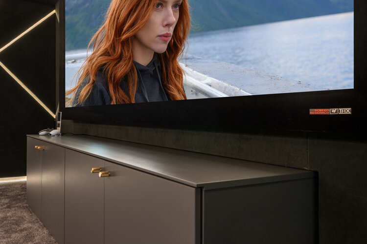 Инсталляция домашних кинотеатров