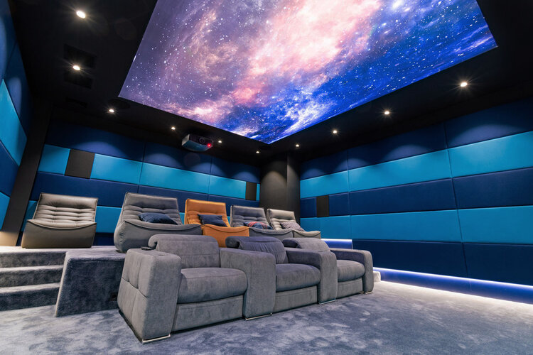 Кинотеатральные кресла в домашнем кинотеатре