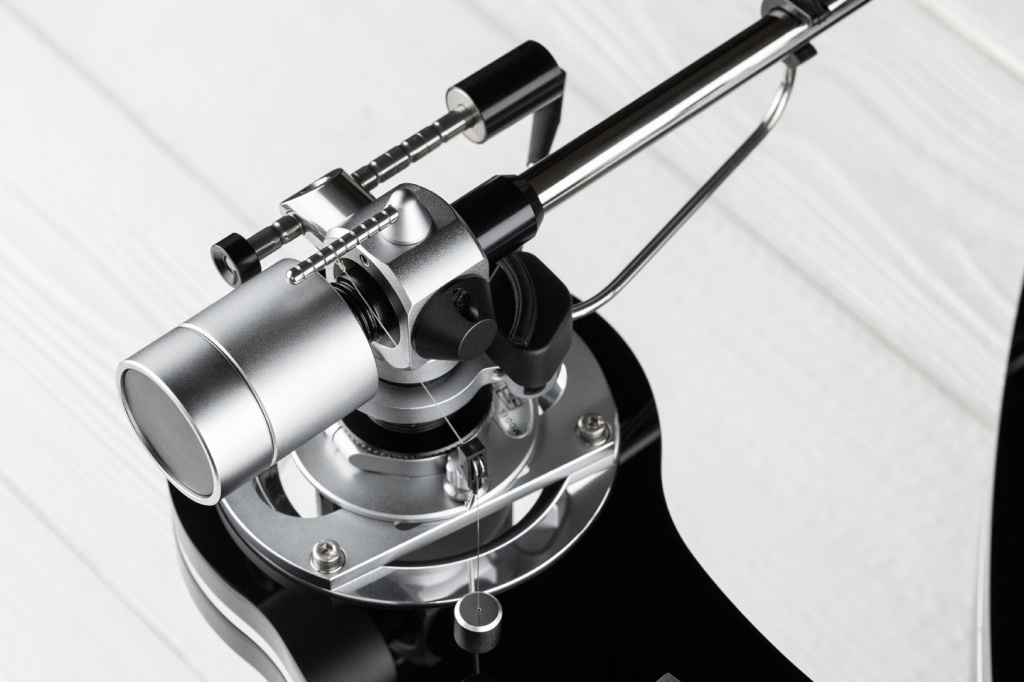 Противовес с дополнительным утяжелителем, фото stereo.ru Противовес с дополнительным утяжелителем, фото stereo.ru