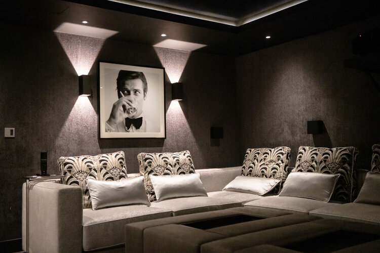 Уютный домашний кинозал