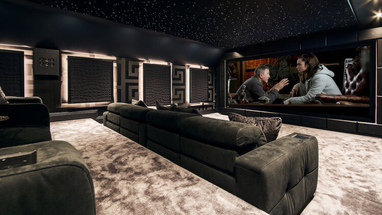 В этой системе Dolby Atmos 7.2.4 Artcoustic обеспечивает звуковое давление выше требуемого в 105 дБ