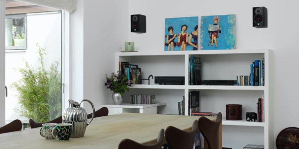 dali-menuet-black-interior-01