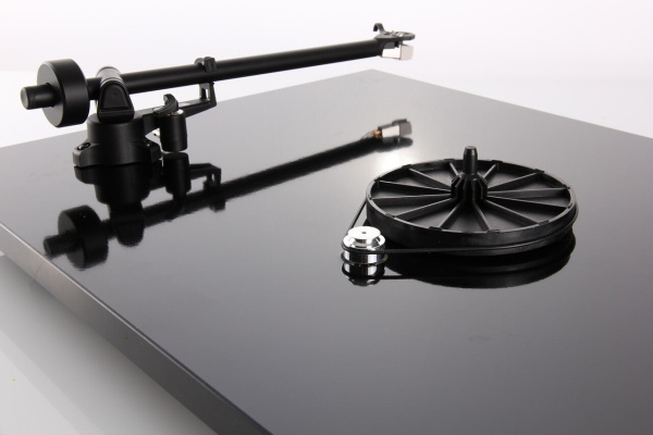 Rega Planar 1 black виниловый проигрыватель_16