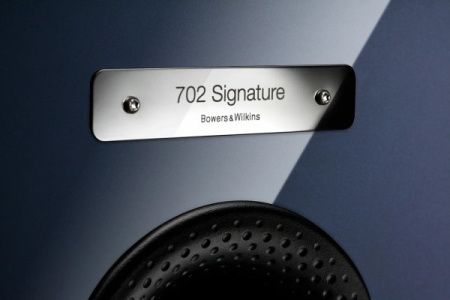 High--702 Signature Midnight Blue Metallic Plaque Detail