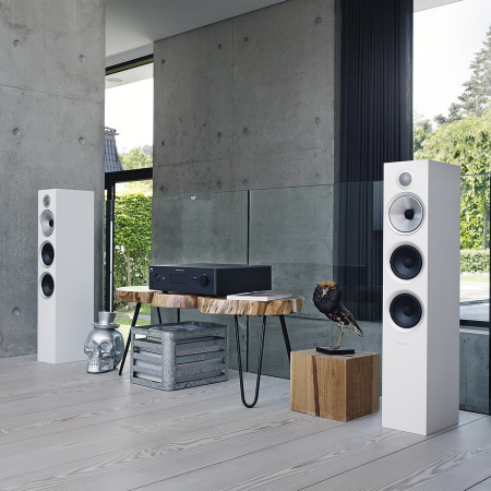 Bowers & Wilkins 704 S2 Satin White