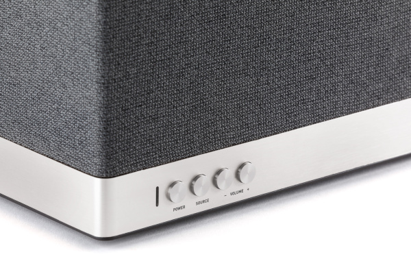 aio3_detail-packshot-01