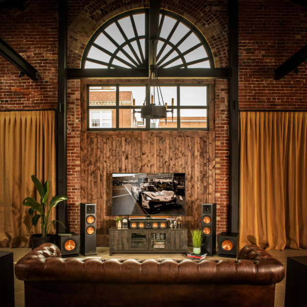 Klipsch_SPL_Subwoofers_Lifestyle_4