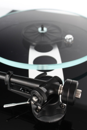 Rega Planar 3 black виниловый проигрыватель_3