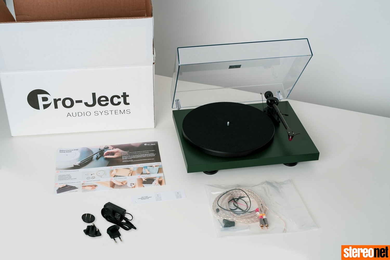 Новая награда Pro-Ject Debut Carbon EVO: «5 звезд» (Applause Award) в обзоре сайта StereoNet (Великобритания)